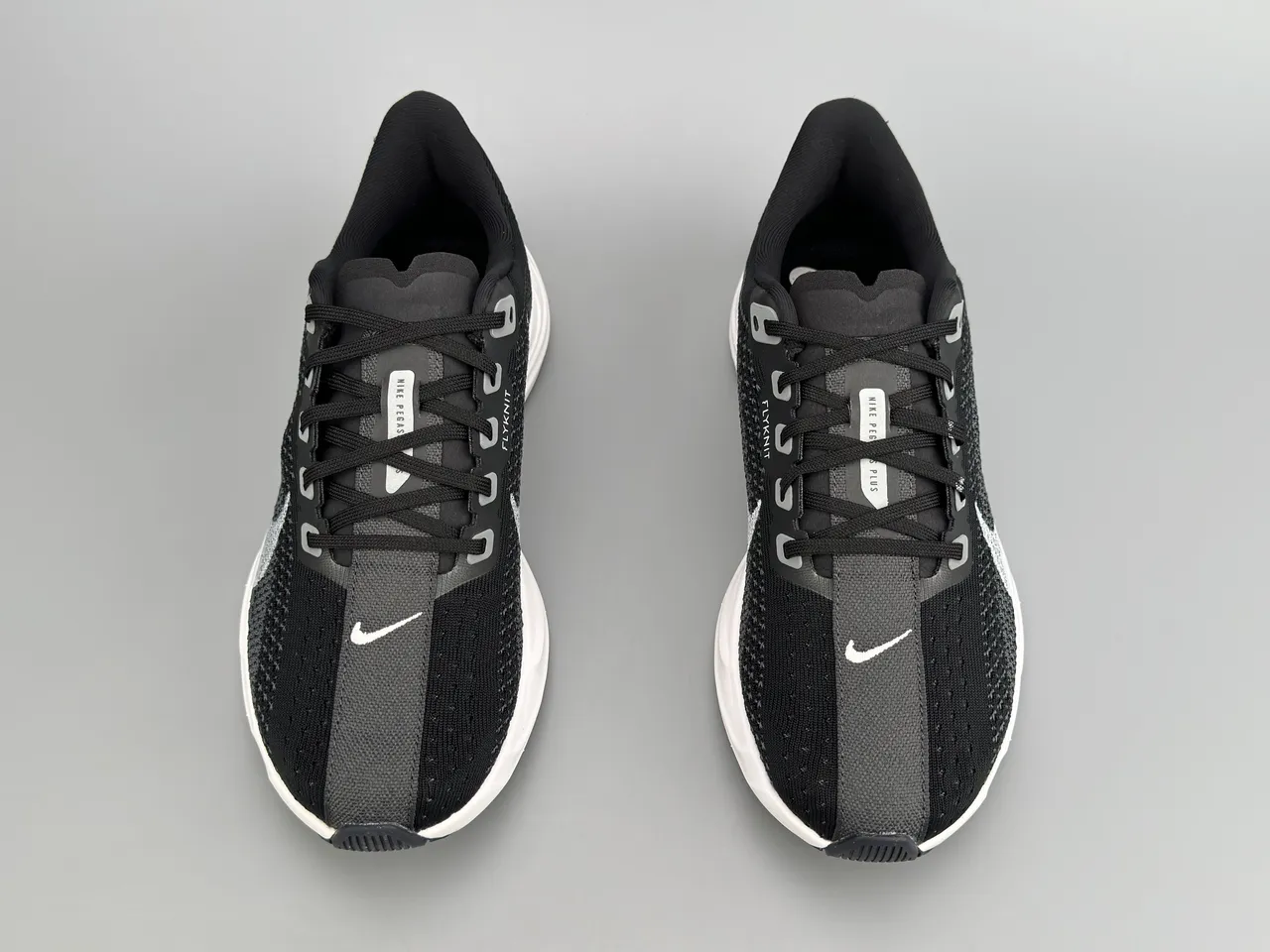 Nike Preto Branco Parte Superior de Knit Ingenieril Esculpido ZoomX Sola Intermediária Tênis de Corrida 7
