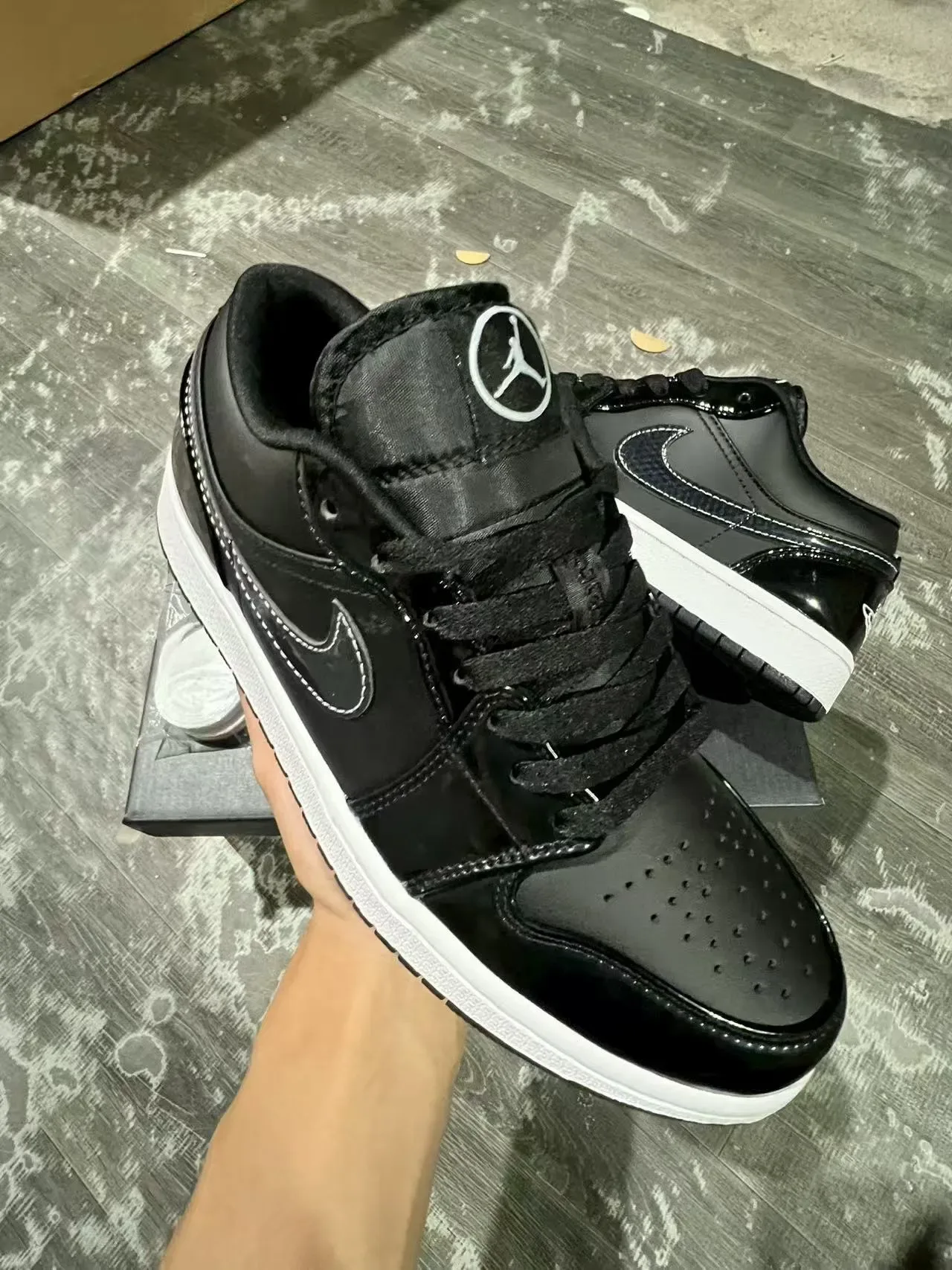 Nike Black White Glossy Patent Overlays Midsole Contrast Lifestyle Sneakers 2