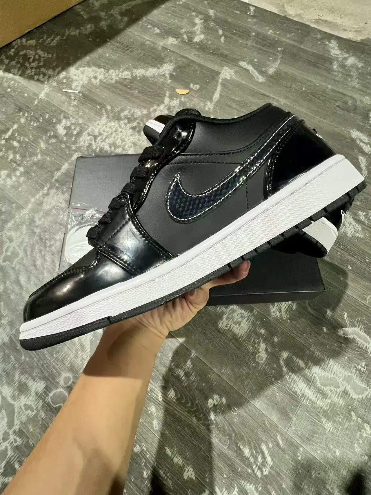 Nike Black White Glossy Patent Overlays Midsole Contrast Lifestyle Sneakers 5