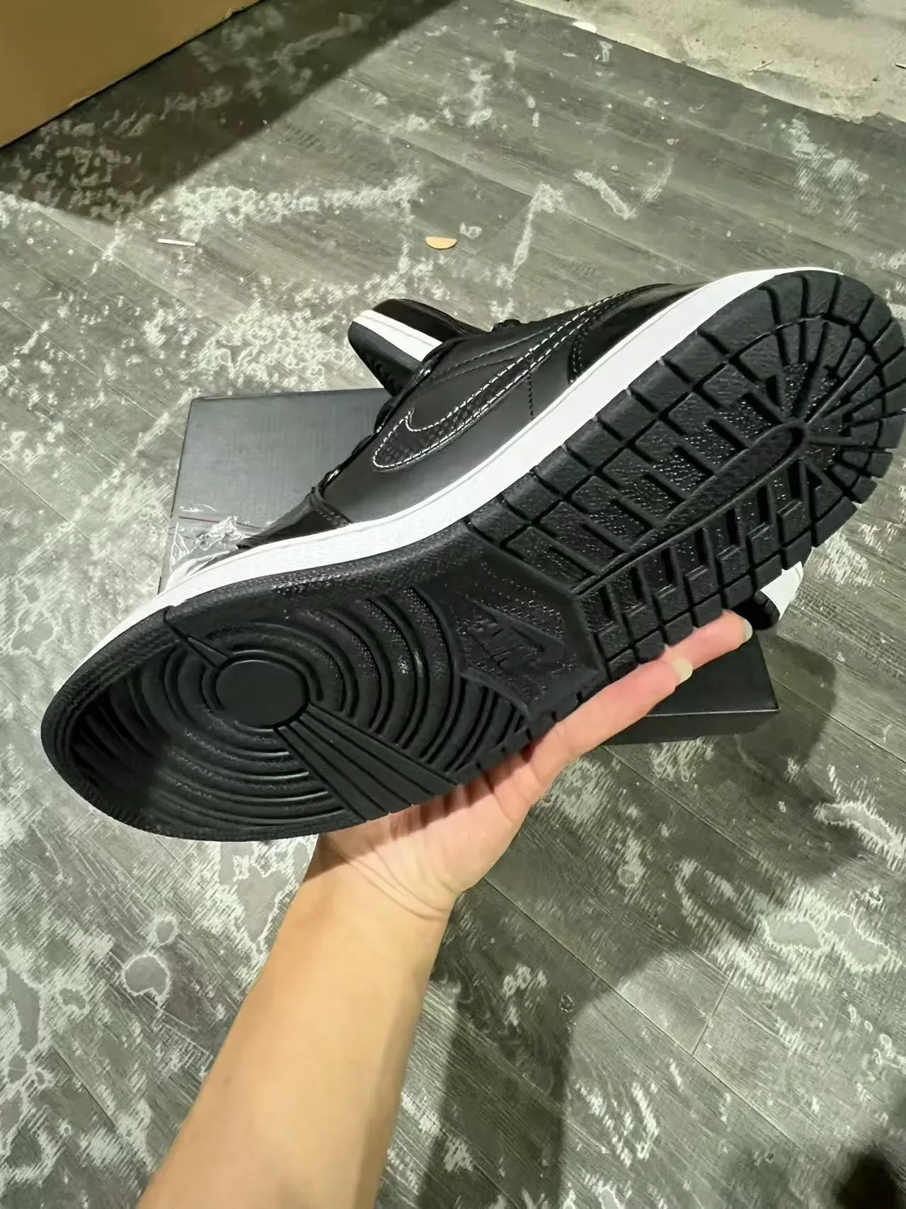 Nike Black White Glossy Patent Overlays Midsole Contrast Lifestyle Sneakers 6