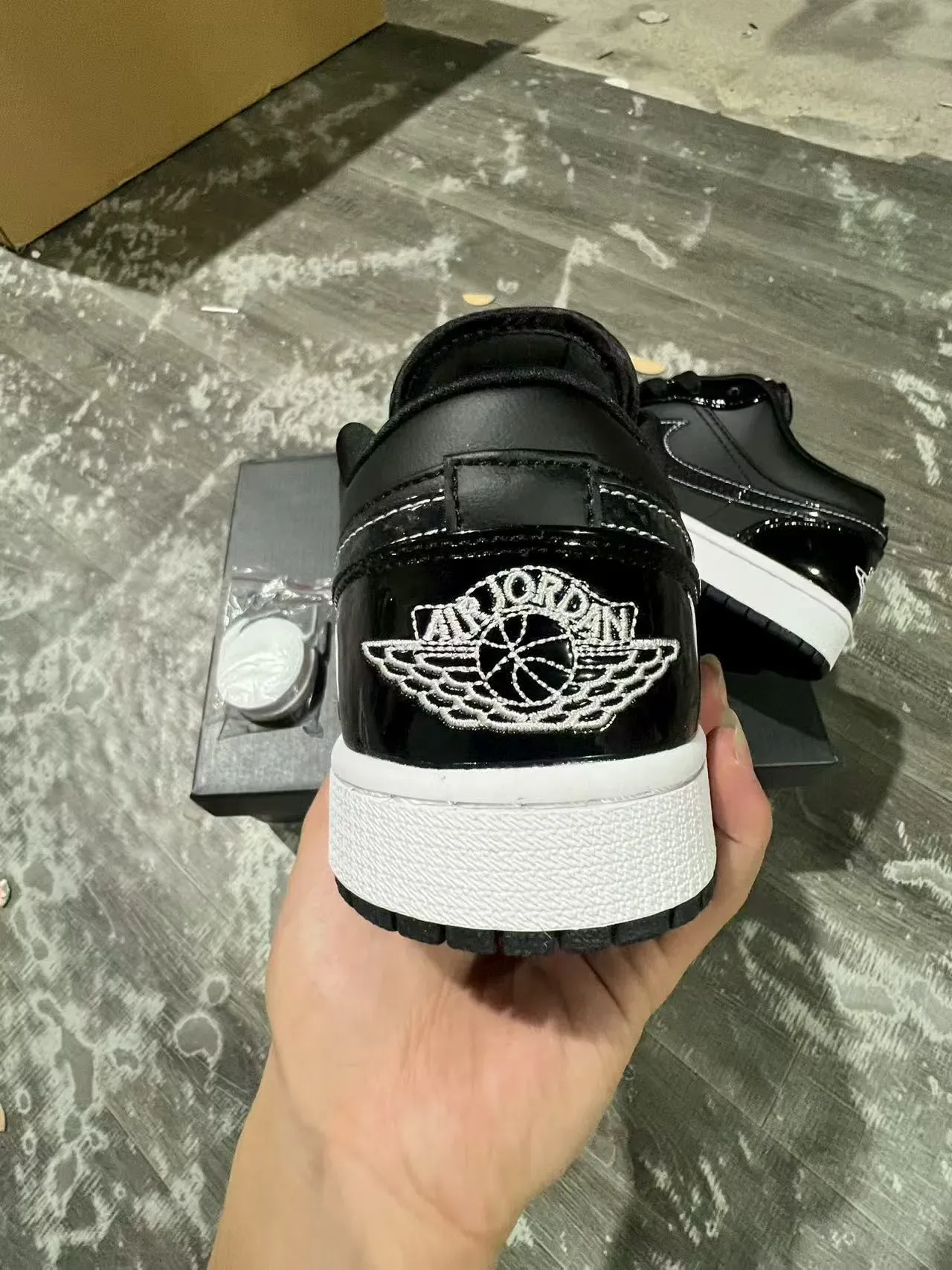 Nike Black White Glossy Patent Overlays Midsole Contrast Lifestyle Sneakers 8