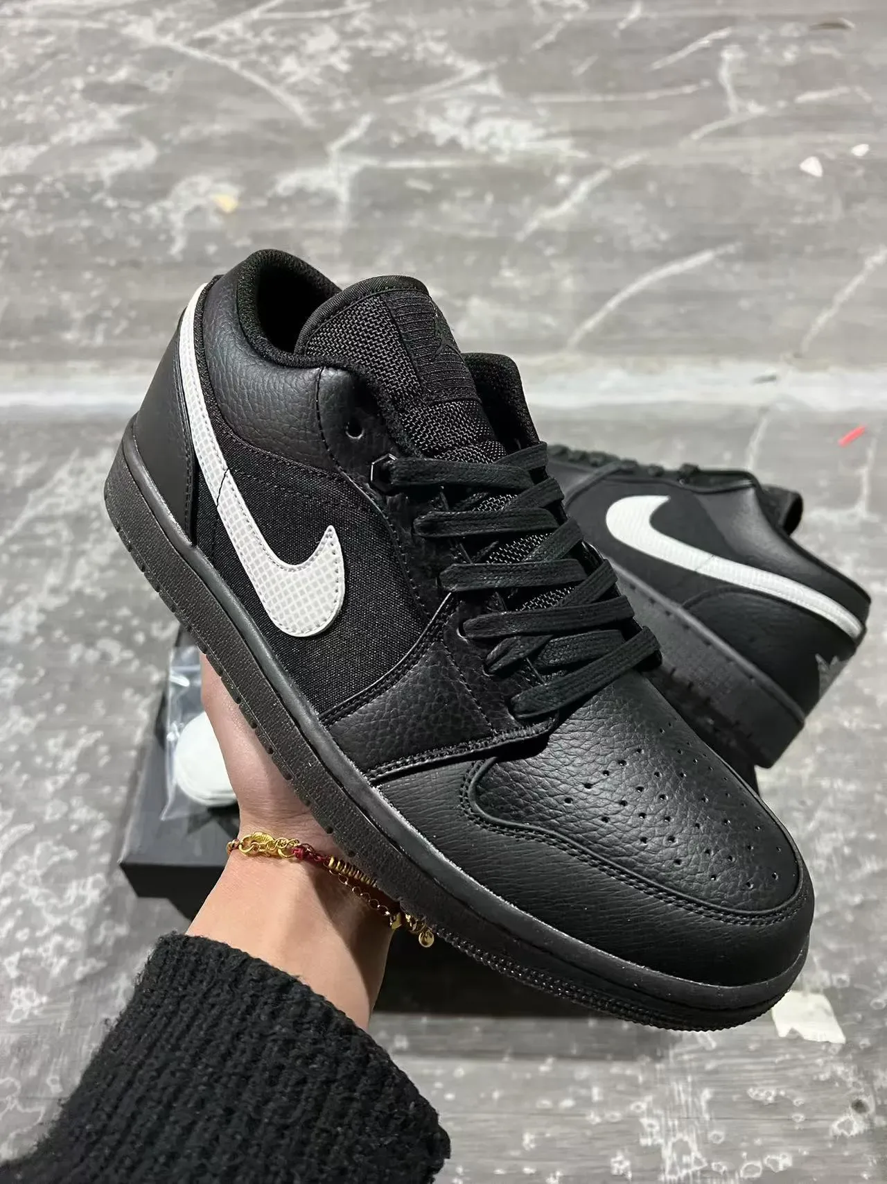 Nike Chaussures Lifestyle Noir Blanc Low-Top Cuir et Textile 2