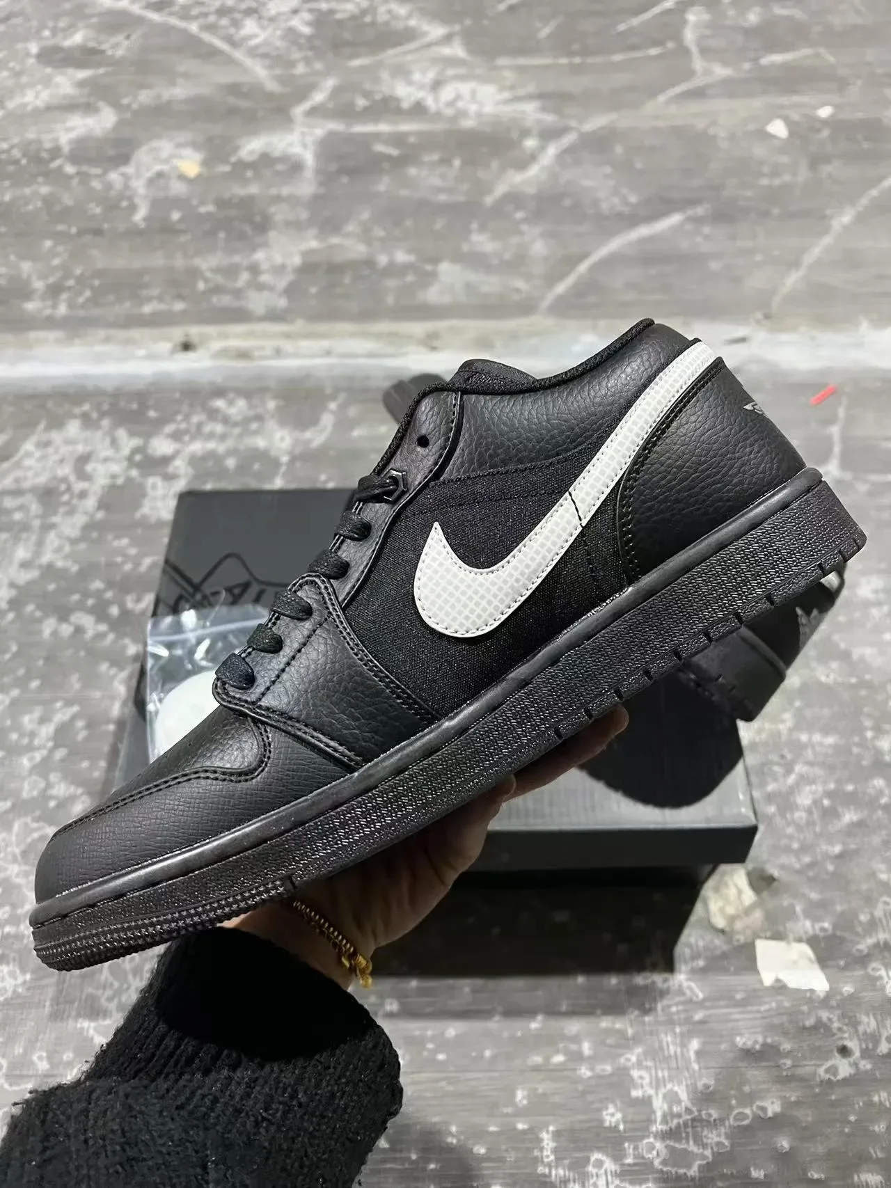 Nike Chaussures Lifestyle Noir Blanc Low-Top Cuir et Textile 5