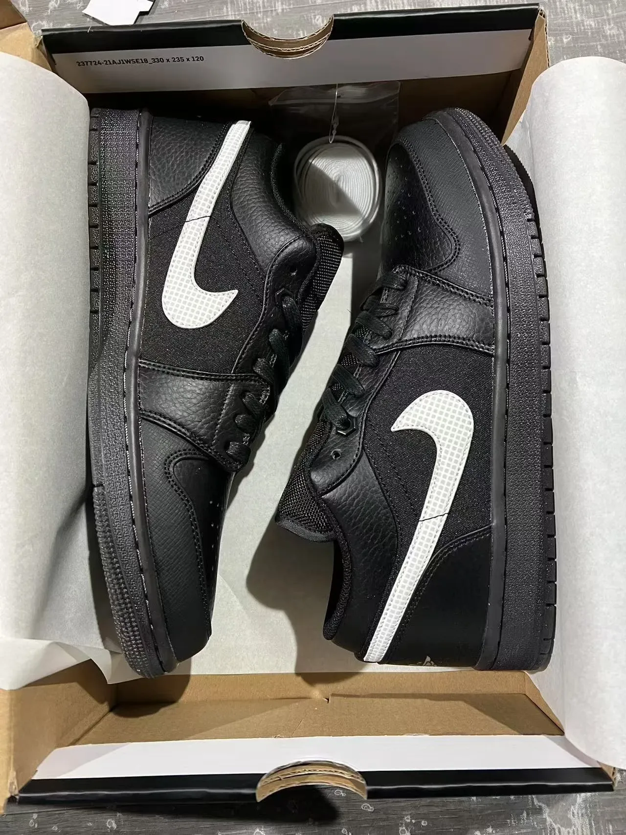 Nike Chaussures Lifestyle Noir Blanc Low-Top Cuir et Textile 9