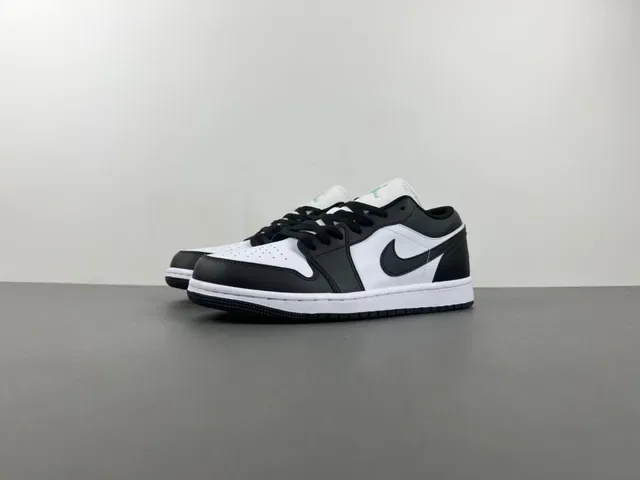 Nike Sneakers Lifestyle Noir et Blanc Low-Top avec Panneaux en Cuir 7