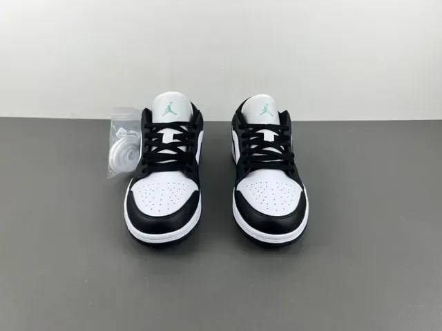 Nike Sneakers Lifestyle Noir et Blanc Low-Top avec Panneaux en Cuir 8