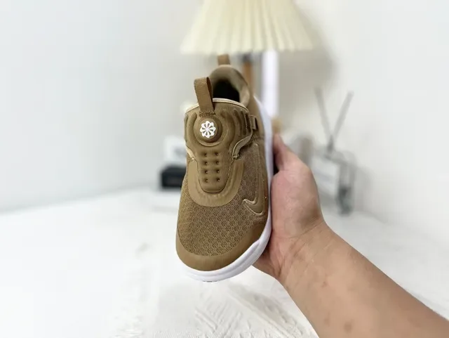 Nike Black White Slip-On Knit Upper Lifestyle Sneakers 9