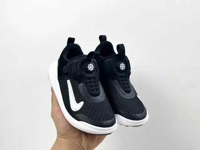 Nike Black White Slip-On Knit Upper Lifestyle Sneakers 11