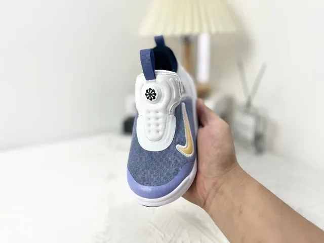 Nike Black White Slip-On Knit Upper Lifestyle Sneakers 15