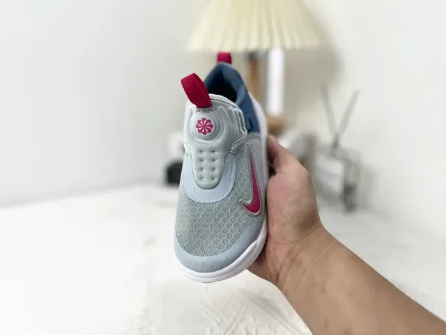 Nike Black White Slip-On Knit Upper Lifestyle Sneakers 18
