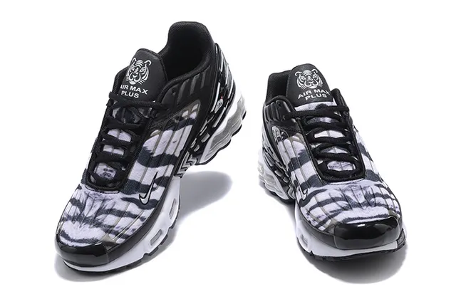 Nike Black White Zebra-Print Mesh Upper Layered Synthetic Cage Lifestyle Sneakers 3