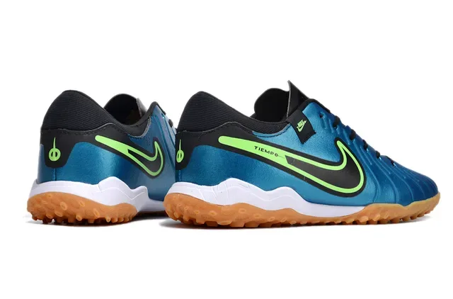 Nike Chaussures de football indoor en synthétique bleu vert métallique avec bande accent néon 6