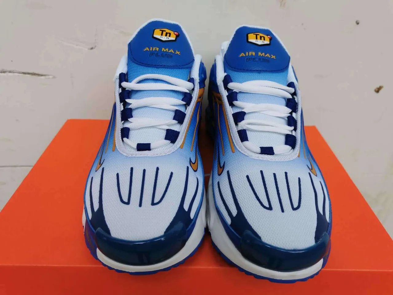 Nike Blue Yellow Layered Synthetic Cage Visible Air Cushioning Lifestyle Sneakers 4