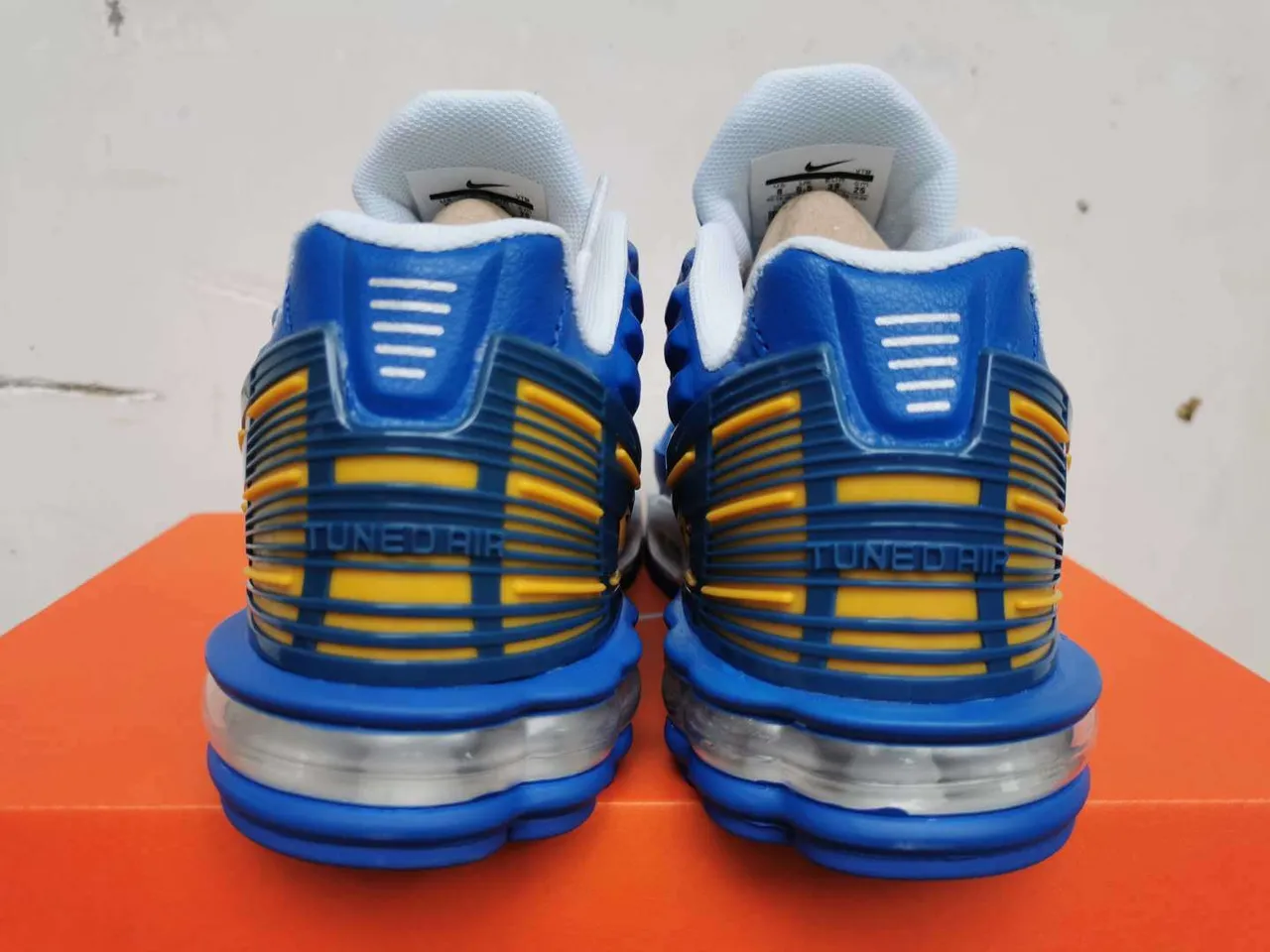 Nike Blue Yellow Layered Synthetic Cage Visible Air Cushioning Lifestyle Sneakers 8