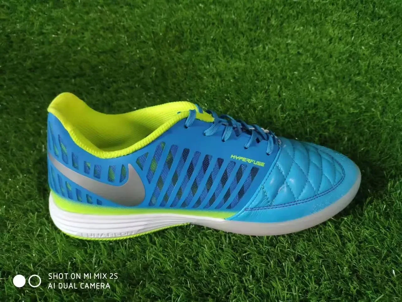 Nike Bleu Jaune Matelassé Supérieur Chaussures de Football Indoor Bas 2
