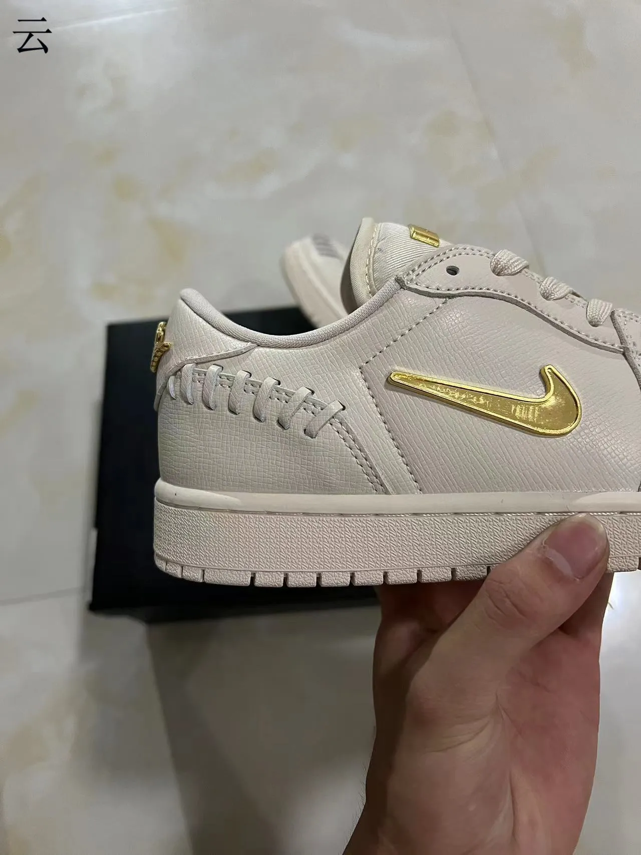 Nike Dunk Low Beige Gold Off-White Textured Leather Upper Metallic Swoosh Lifestyle Sneakers 7