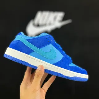 Nike Dunk Low 蓝色麂皮皮革滑板鞋