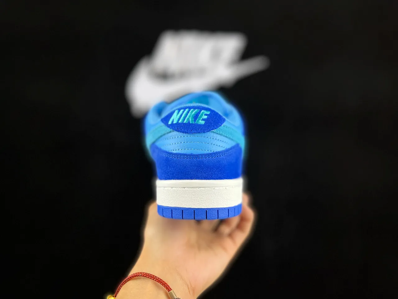 Nike Dunk Low 蓝色麂皮皮革滑板鞋 6