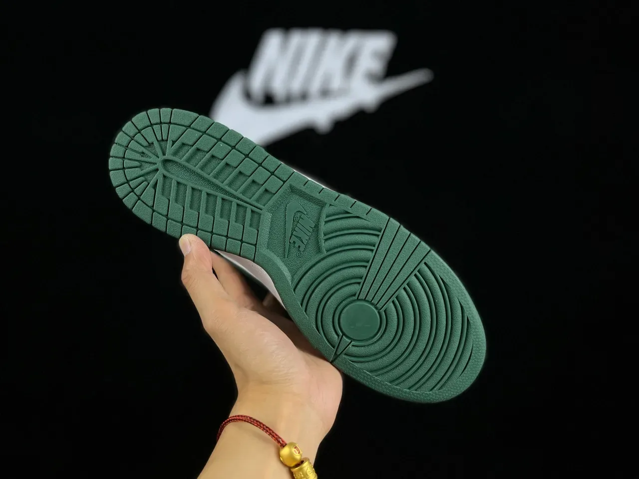 Nike Dunk Low Green and White Lifestyle Sneakers 2