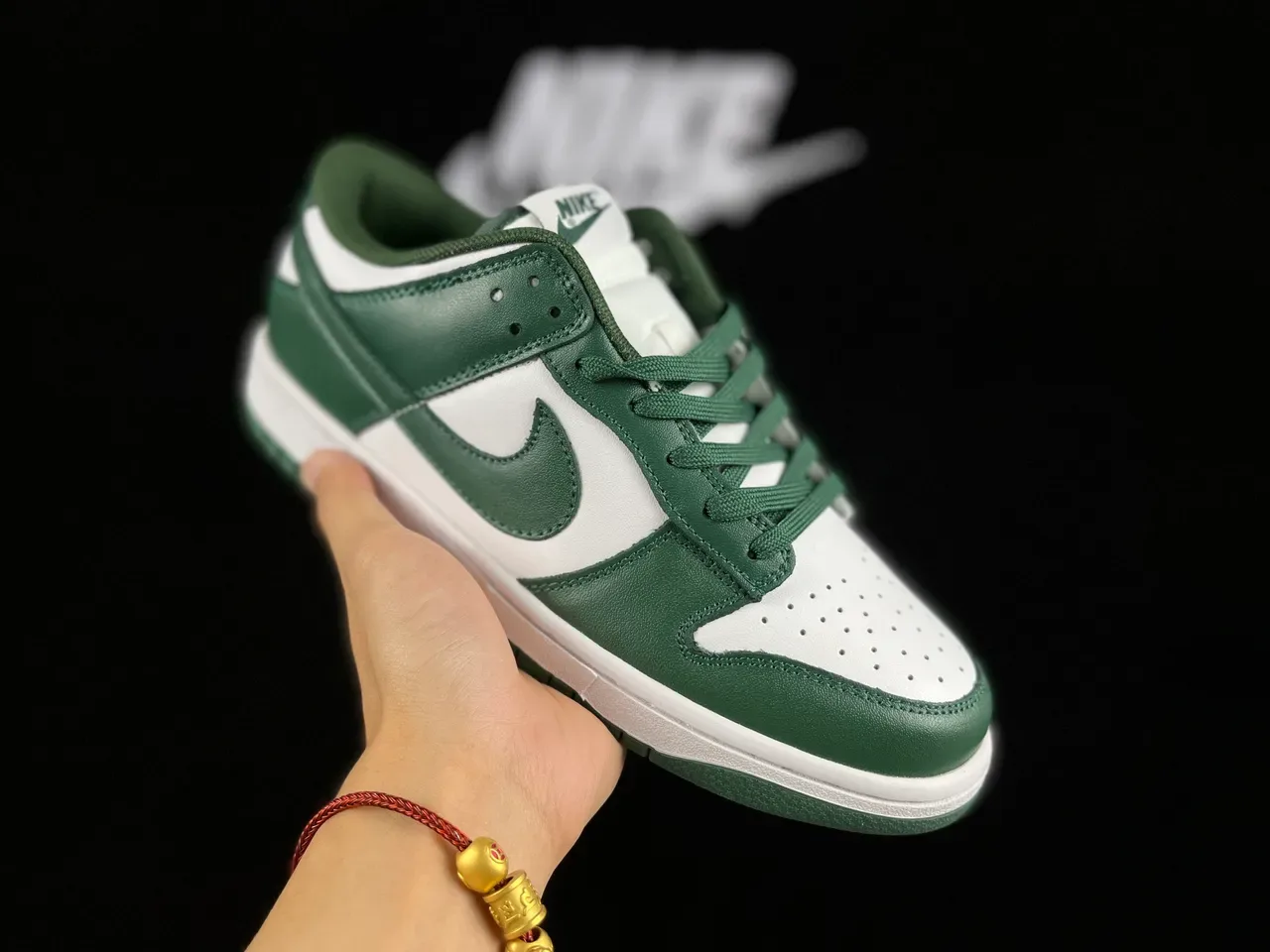 Nike Dunk Low Green and White Lifestyle Sneakers 9