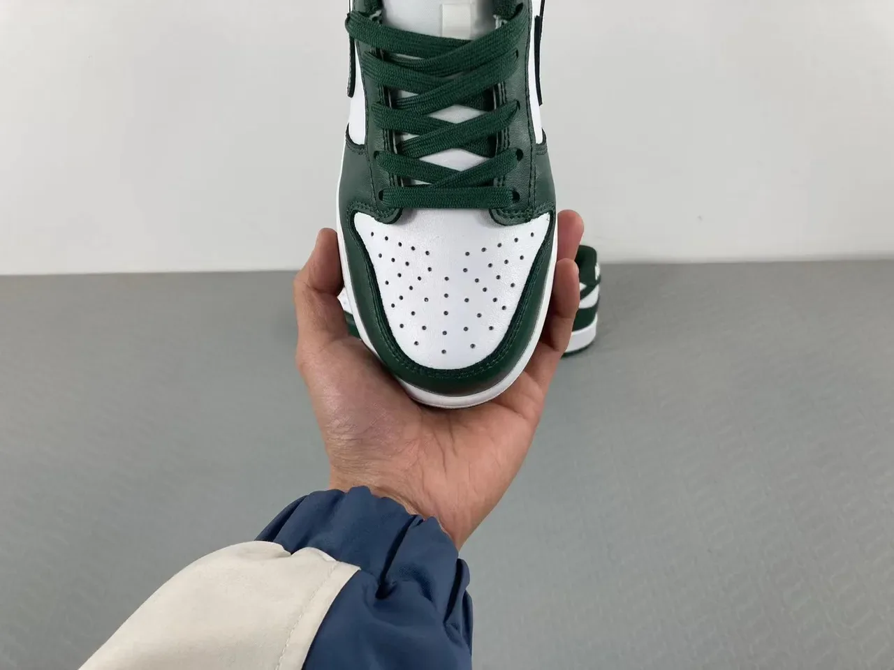 Nike Dunk Low Green and White Lifestyle Sneakers 13