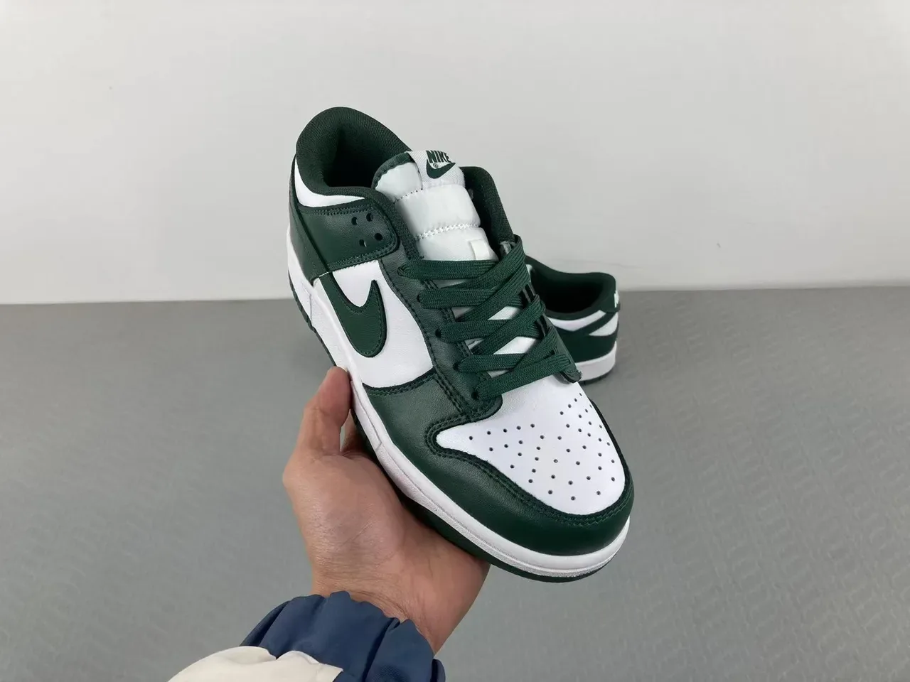 Nike Dunk Low Green and White Lifestyle Sneakers 14