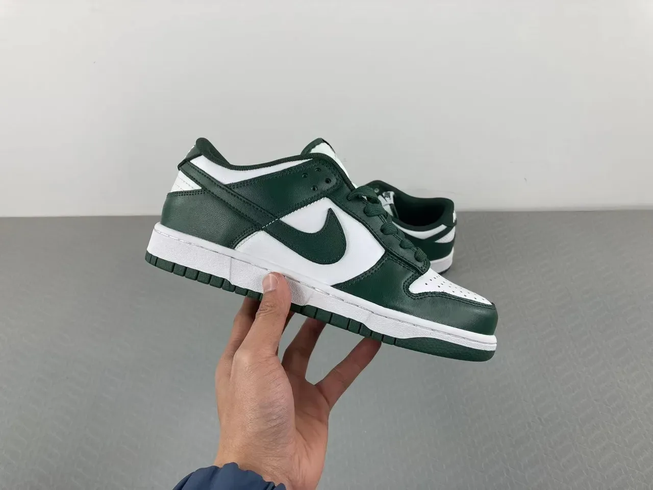 Nike Dunk Low Green and White Lifestyle Sneakers 15