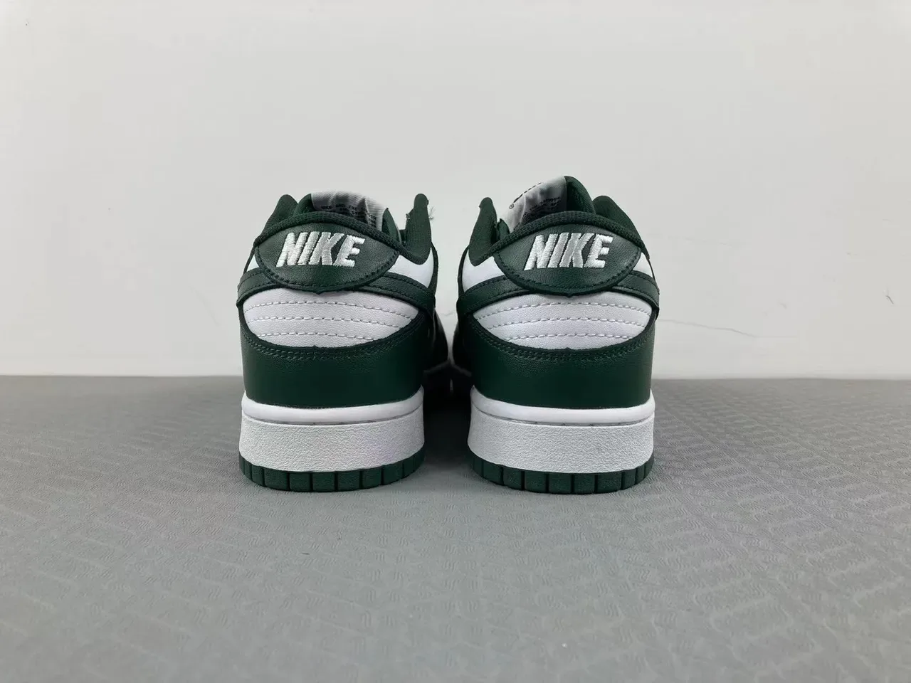 Nike Dunk Low Green and White Lifestyle Sneakers 16