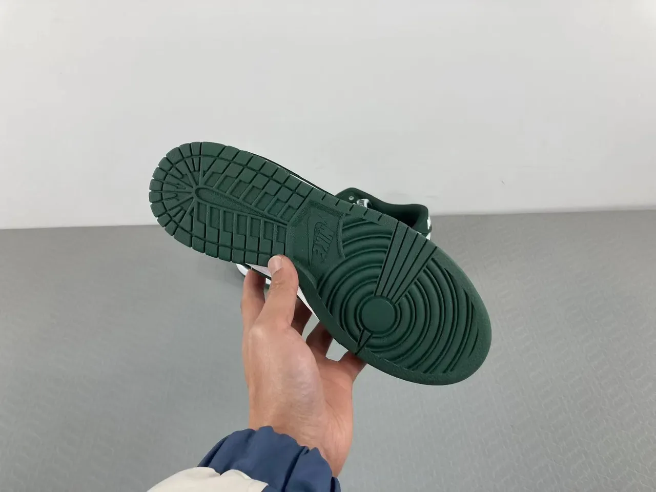 Nike Dunk Low Green and White Lifestyle Sneakers 18