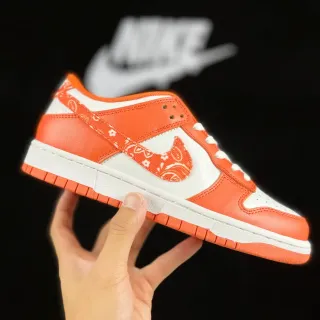 Nike Dunk Low Tênis Lifestyle com estampa Bandana Laranja