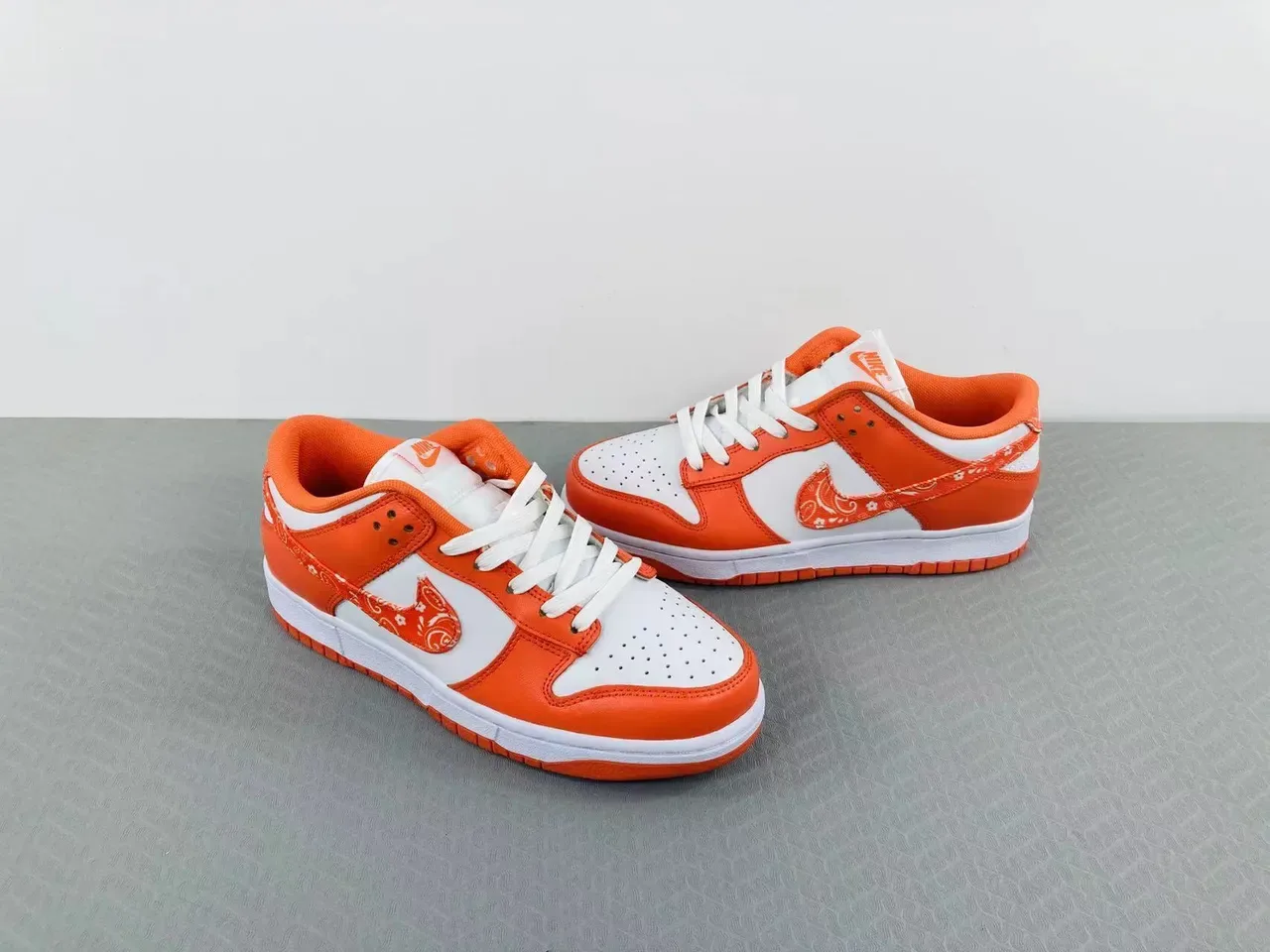 Nike Dunk Low Orange Bandana Print Lifestyle Sneakers 17