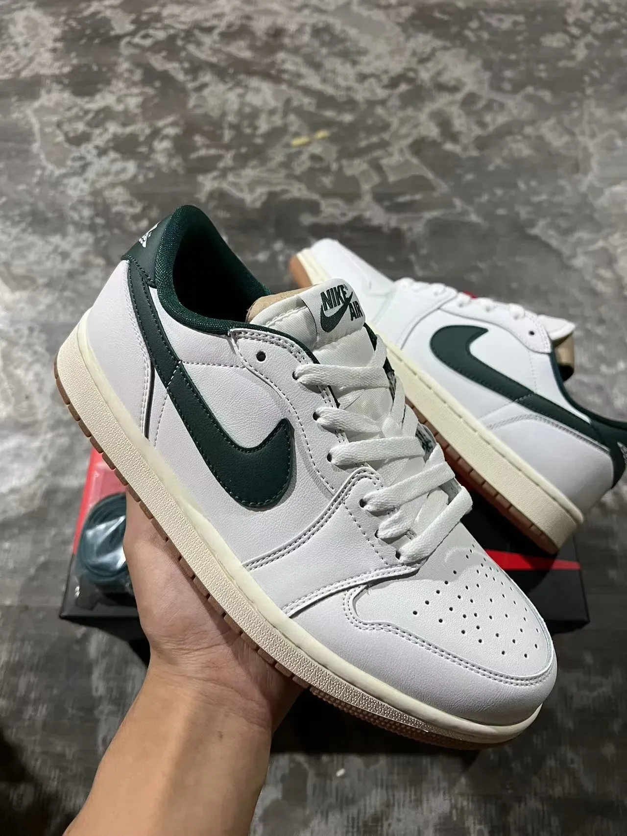 Nike Dunk Low Branco Verde Escuro Goma Lifestyle Sneakers 2