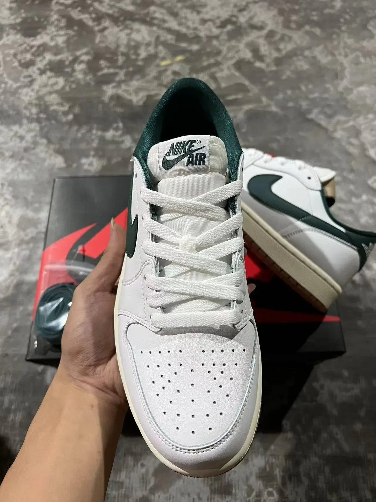 Nike Dunk Low Branco Verde Escuro Goma Lifestyle Sneakers 3