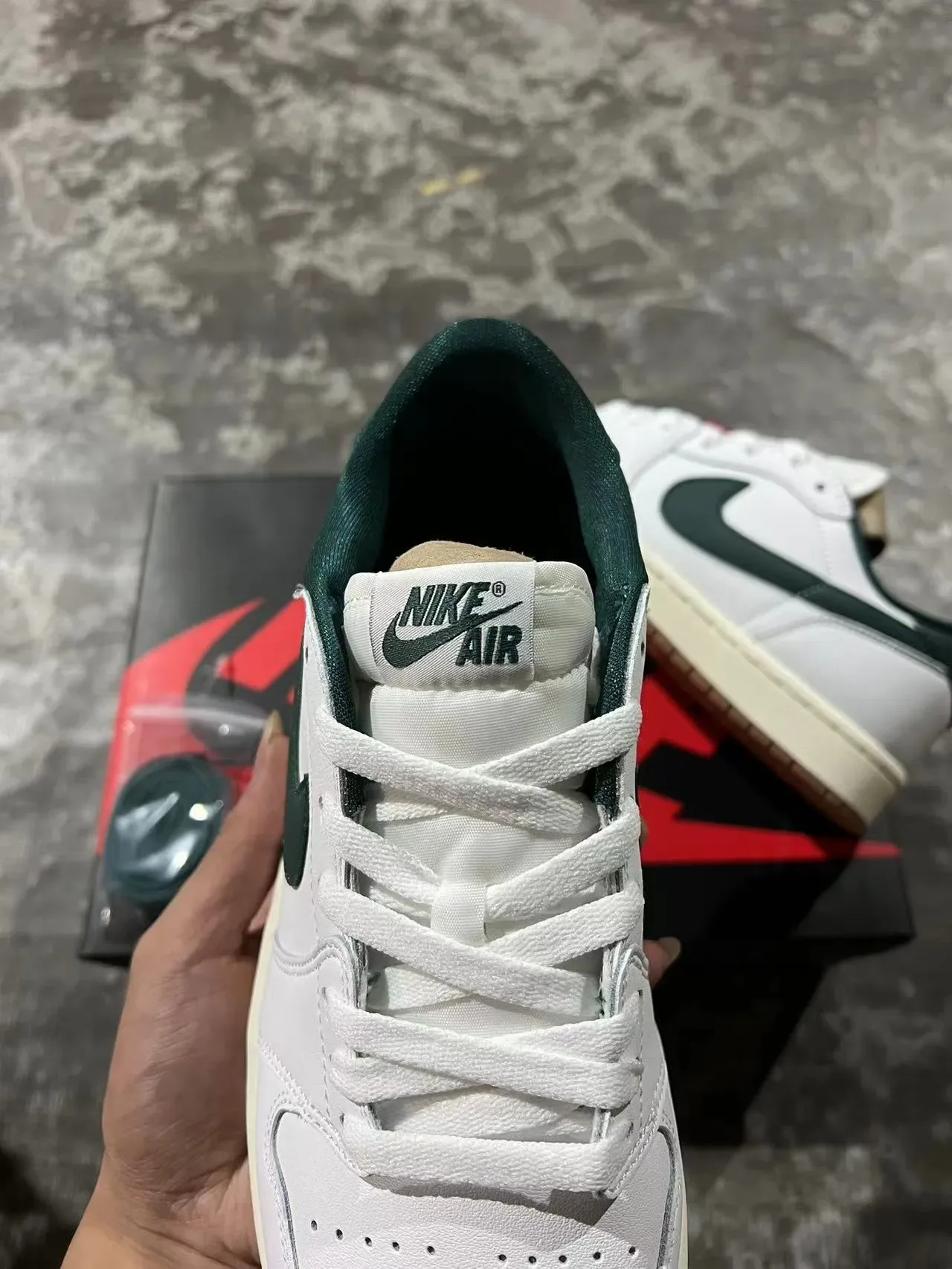 Nike Dunk Low Branco Verde Escuro Goma Lifestyle Sneakers 4