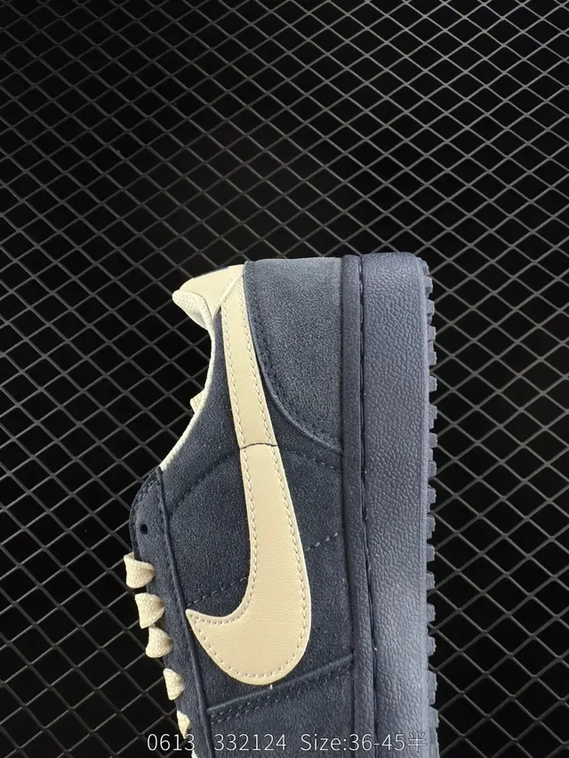 Nike Field General 82 SP Gray Beige Low-Top Suede Upper Lifestyle Sneakers 3