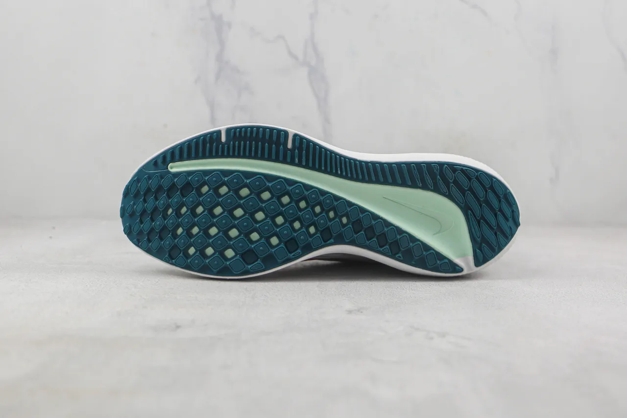 Nike Gray Blue Engineered Mesh Upper Horizontal Ribbed Texture Running Shoes 8