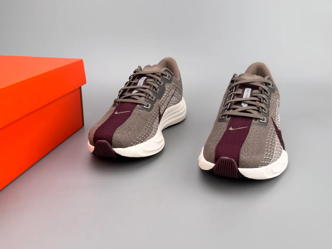 Nike Gris Burdeos Malha Engineered Superior Forma De Onda ZoomX Mediasuela Zapatillas De Running 3