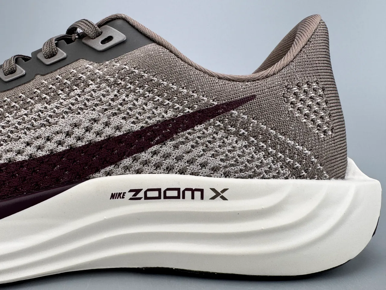 Nike Gris Burdeos Malha Engineered Superior Forma De Onda ZoomX Mediasuela Zapatillas De Running 5