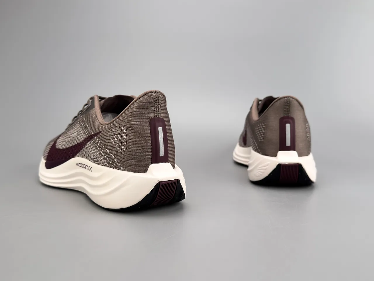 Nike Gris Burdeos Malha Engineered Superior Forma De Onda ZoomX Mediasuela Zapatillas De Running 8