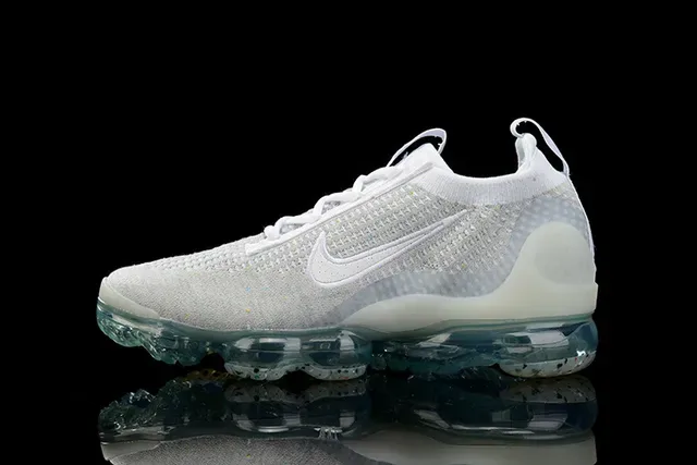 Nike Gray Transparent Engineered Knit Upper Full-Length Visible Air Unit Sole Lifestyle Sneakers 5