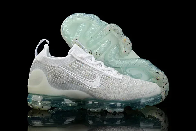 Nike Gray Transparent Engineered Knit Upper Full-Length Visible Air Unit Sole Lifestyle Sneakers 7