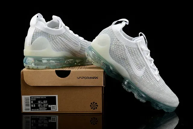 Nike Gray Transparent Engineered Knit Upper Full-Length Visible Air Unit Sole Lifestyle Sneakers 9