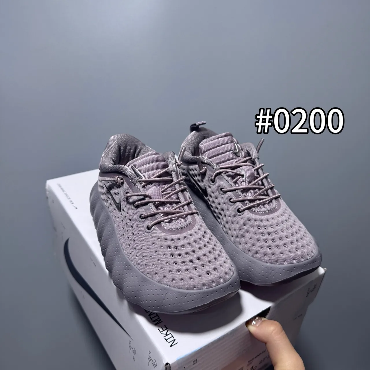 Nike Gray White Perforated Knit Upper Sculpted Wavy Midsole Running Shoes 6