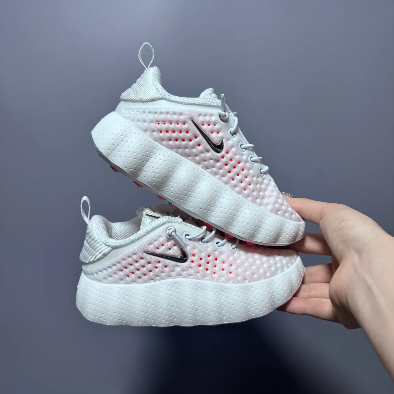 Nike Gray White Perforated Knit Upper Sculpted Wavy Midsole Running Shoes 22