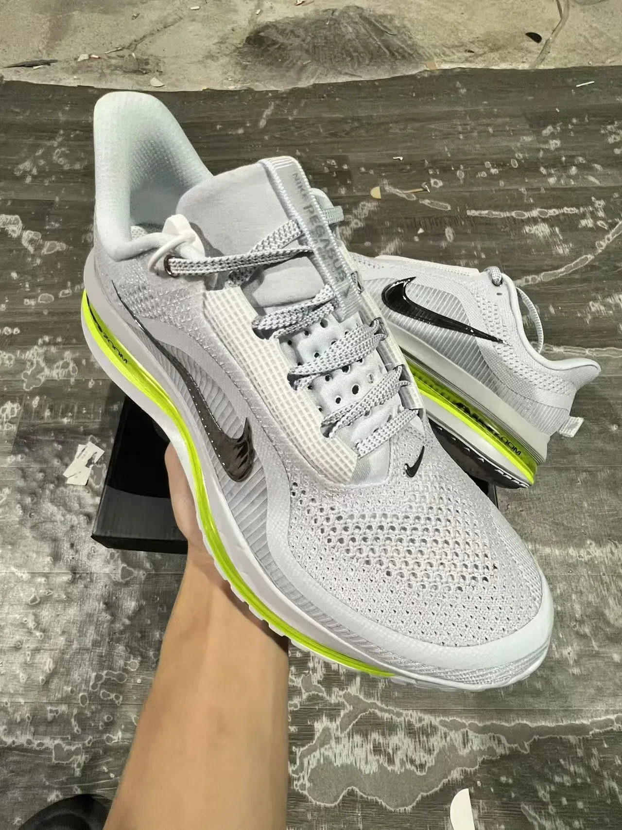 Nike Gris Amarillo Malla Engineered Superior Visible de Largo Completo Unidad Air Zoom Zapatillas Running 2