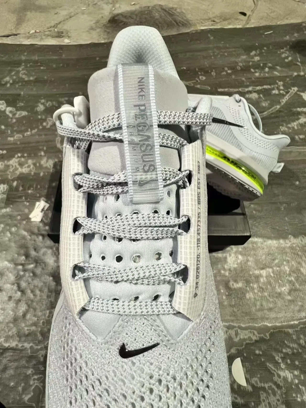 Nike Gris Amarillo Malla Engineered Superior Visible de Largo Completo Unidad Air Zoom Zapatillas Running 4
