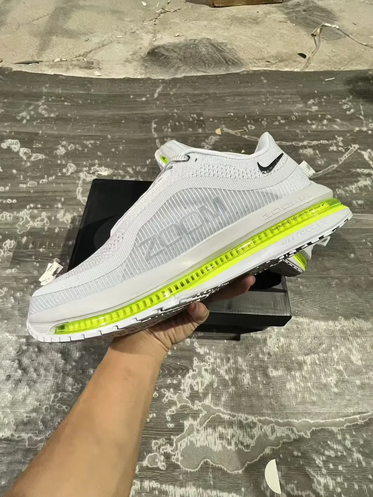 Nike Gris Amarillo Malla Engineered Superior Visible de Largo Completo Unidad Air Zoom Zapatillas Running 5