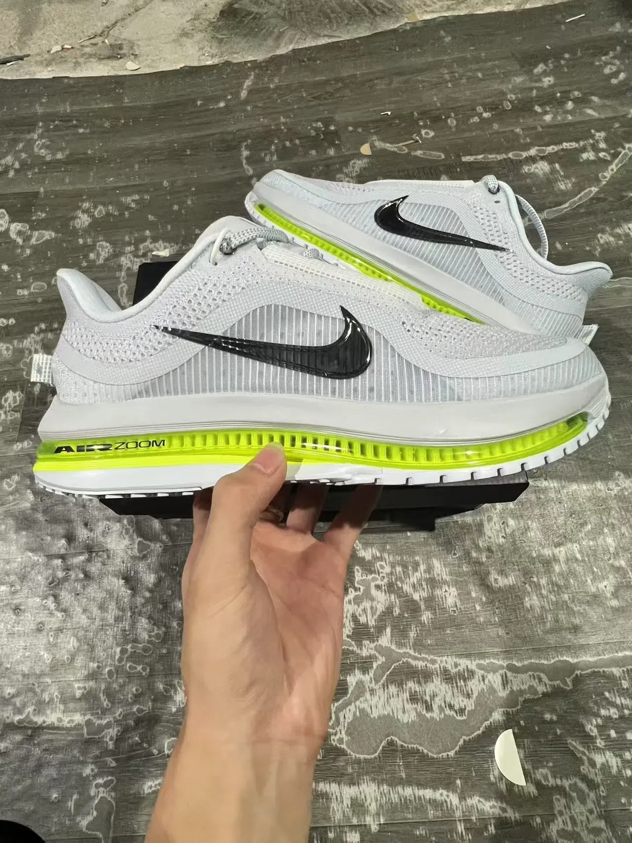 Nike Gris Amarillo Malla Engineered Superior Visible de Largo Completo Unidad Air Zoom Zapatillas Running 7