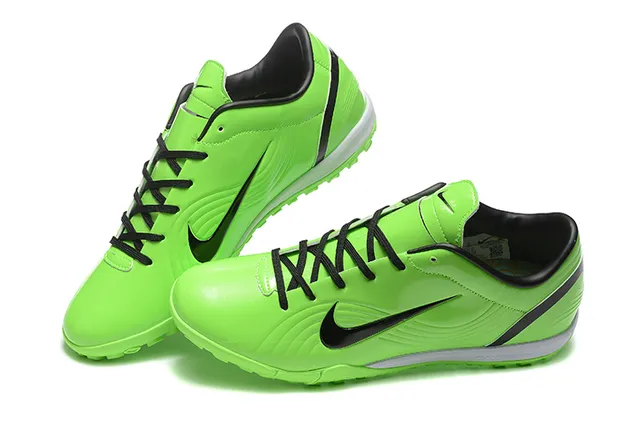 Nike Green Black Low-Cut Synthetic Upper Wave-Patterned Embossing Turf Soccer Shoes 3