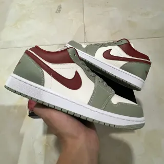 Nike Green Burgundy Low-Top Silhouette Multi-Panel Leather Construction Lifestyle Sneakers